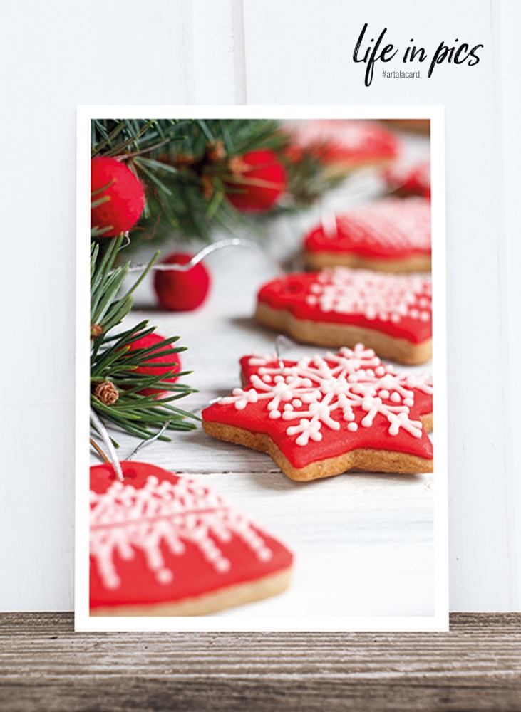 Bild 1 von Foto-Postkarte: Red christmas cookies