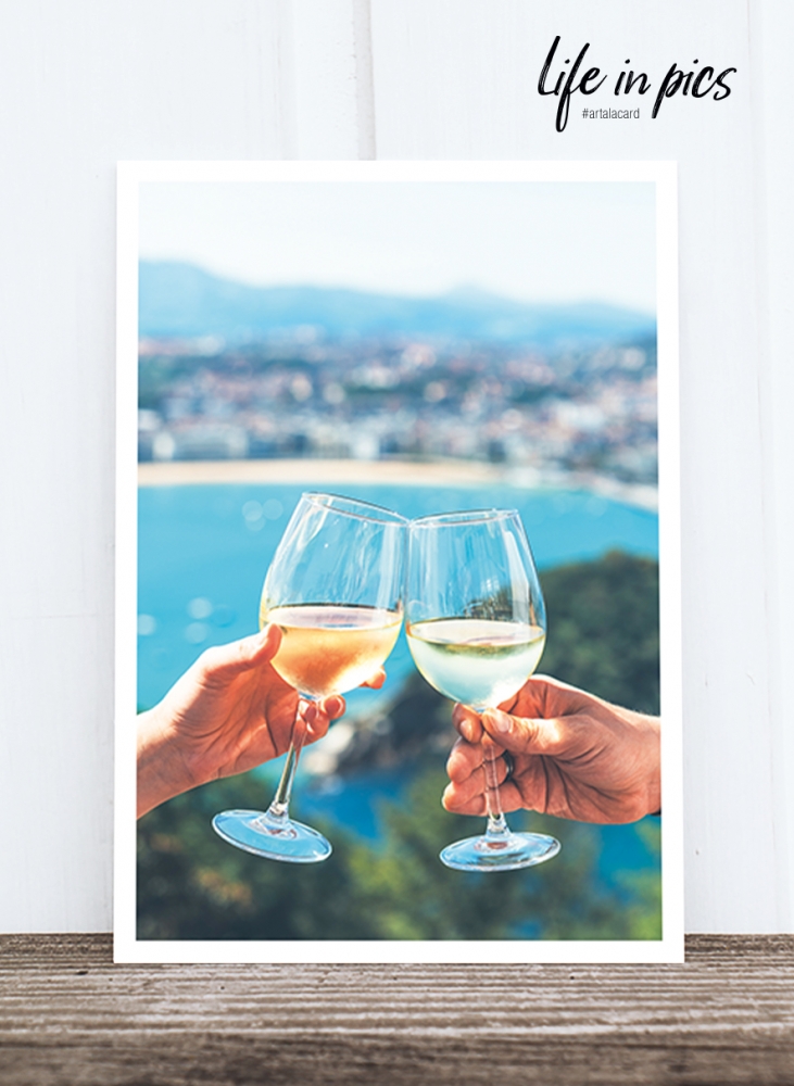 Bild 1 von Foto-Postkarte: Wine toast